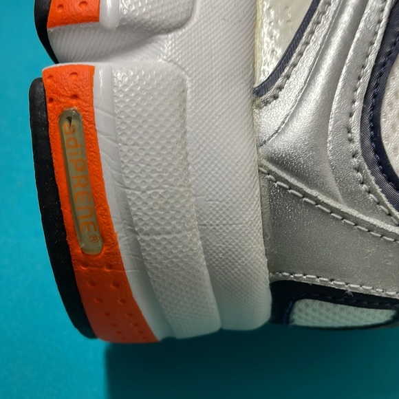 Vintage Adidas Training Shoes - Picture 4 of 8